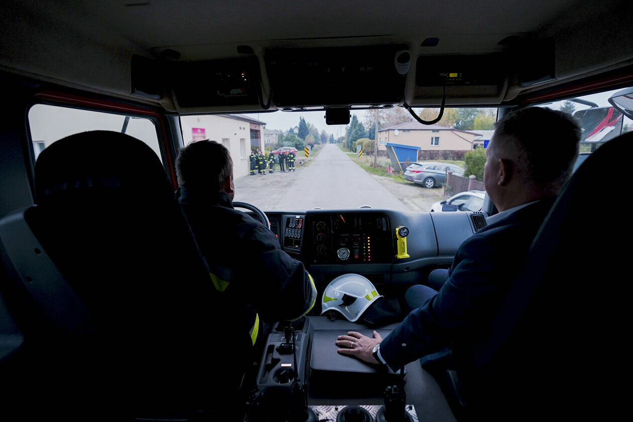  Nowy wóz strażacki dla OSP w gminie Wojciechów (zdjęcie 6) - Autor: Micgał Siudziński