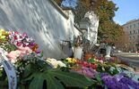 Ceny zniczy i kwiatów przed cmentarzem w Lublinie (zdjęcie 3)