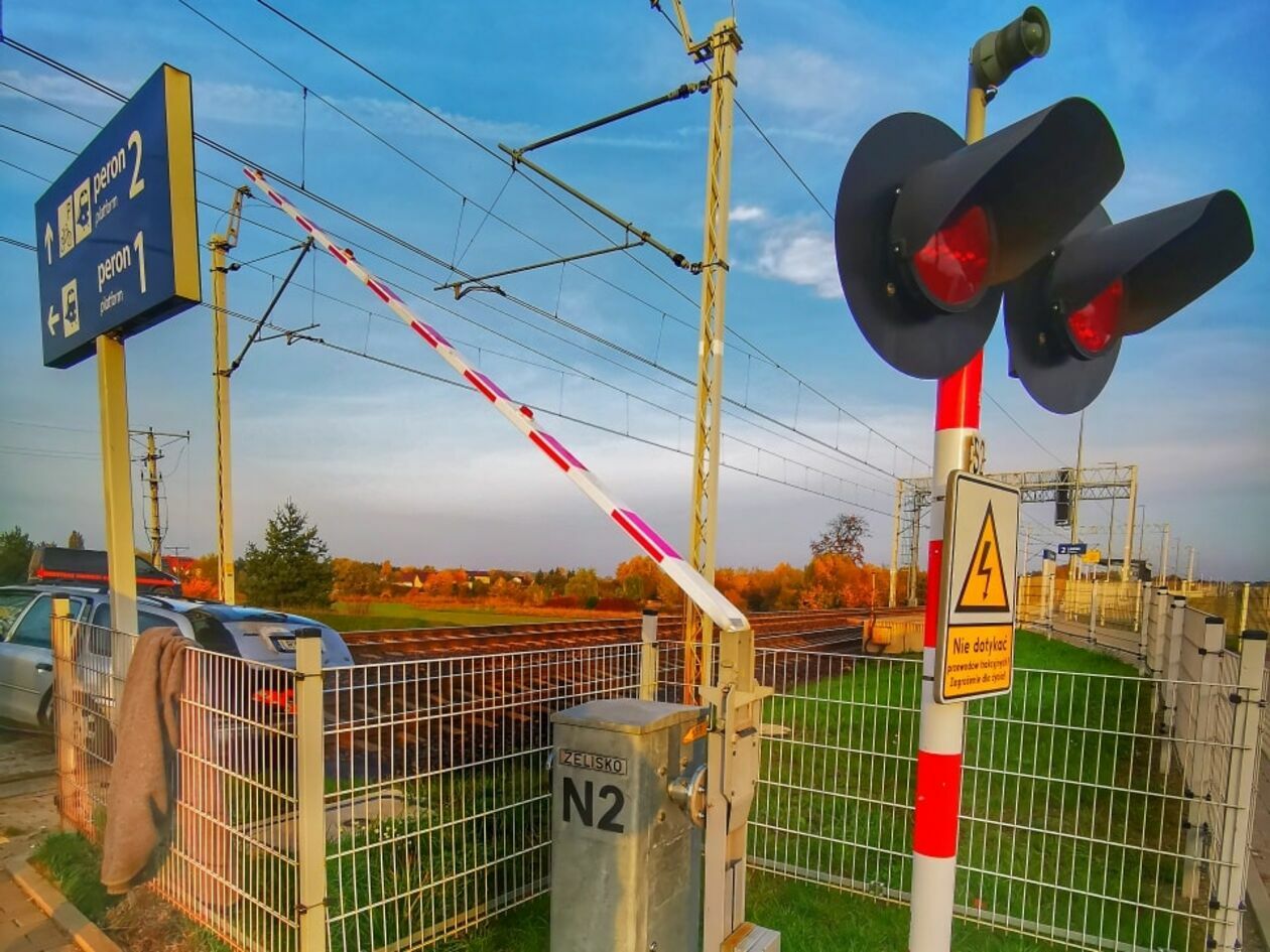  Wypadek na przejeździe kolejowym  - Autor: OSP w Gołębiu