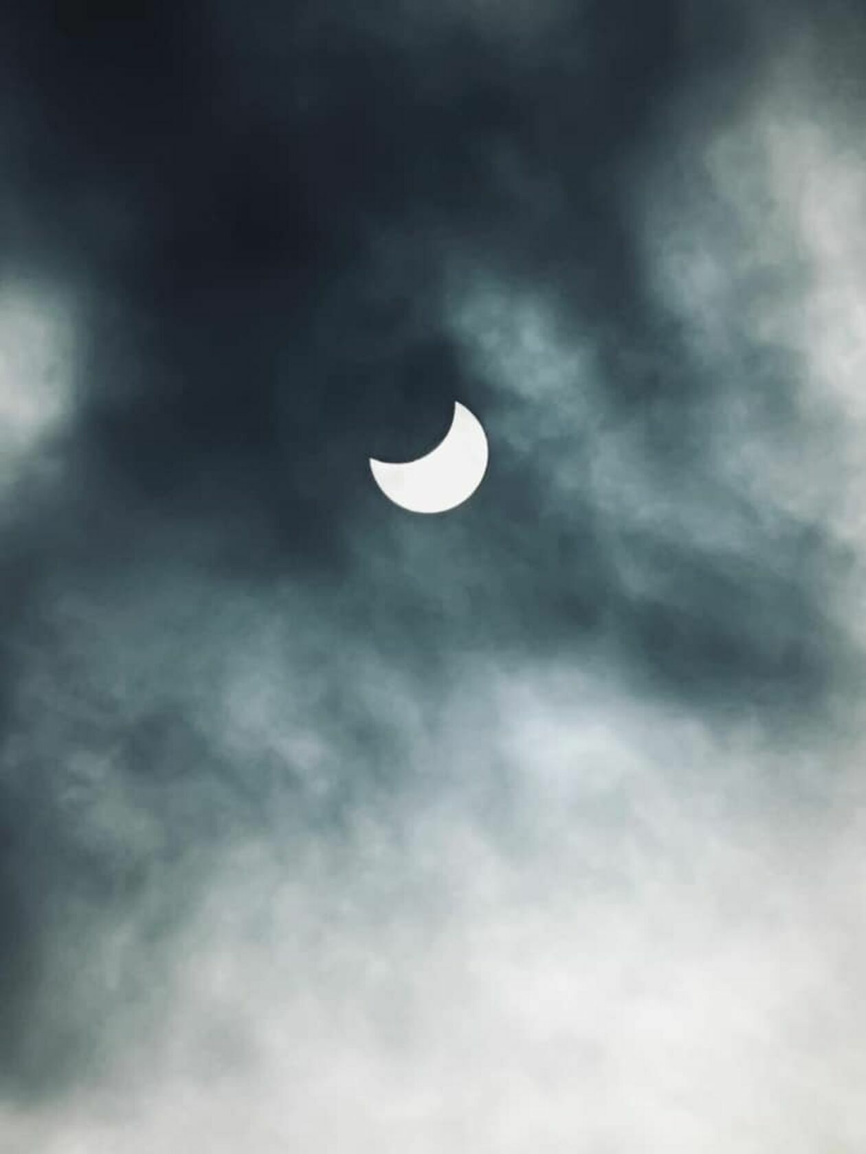  Częściowe zaćmienie Słońca na zdjęciach Czytelników Dziennika Wschodniego (zdjęcie 18) - Autor: Olga Machul
