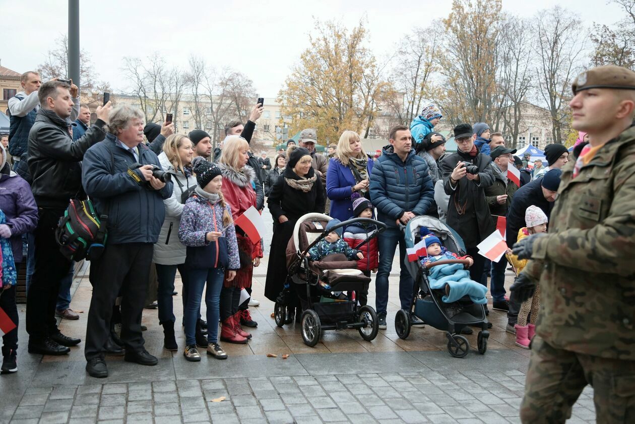  Dzień Niepodległości na Placu Litewskim (zdjęcie 9) - Autor: Piotr Michalski