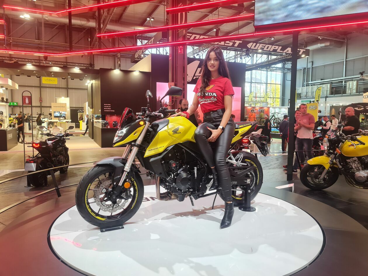  Wystawa motocyklowa EICMA w Mediolanie  (zdjęcie 8) - Autor: Maciej Chorągiewicz