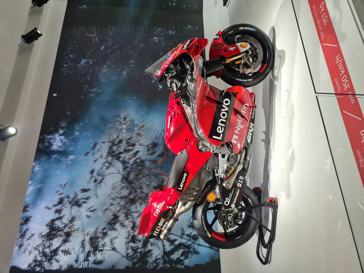  Wystawa motocyklowa EICMA w Mediolanie  (zdjęcie 63) - Autor: Maciej Chorągiewicz