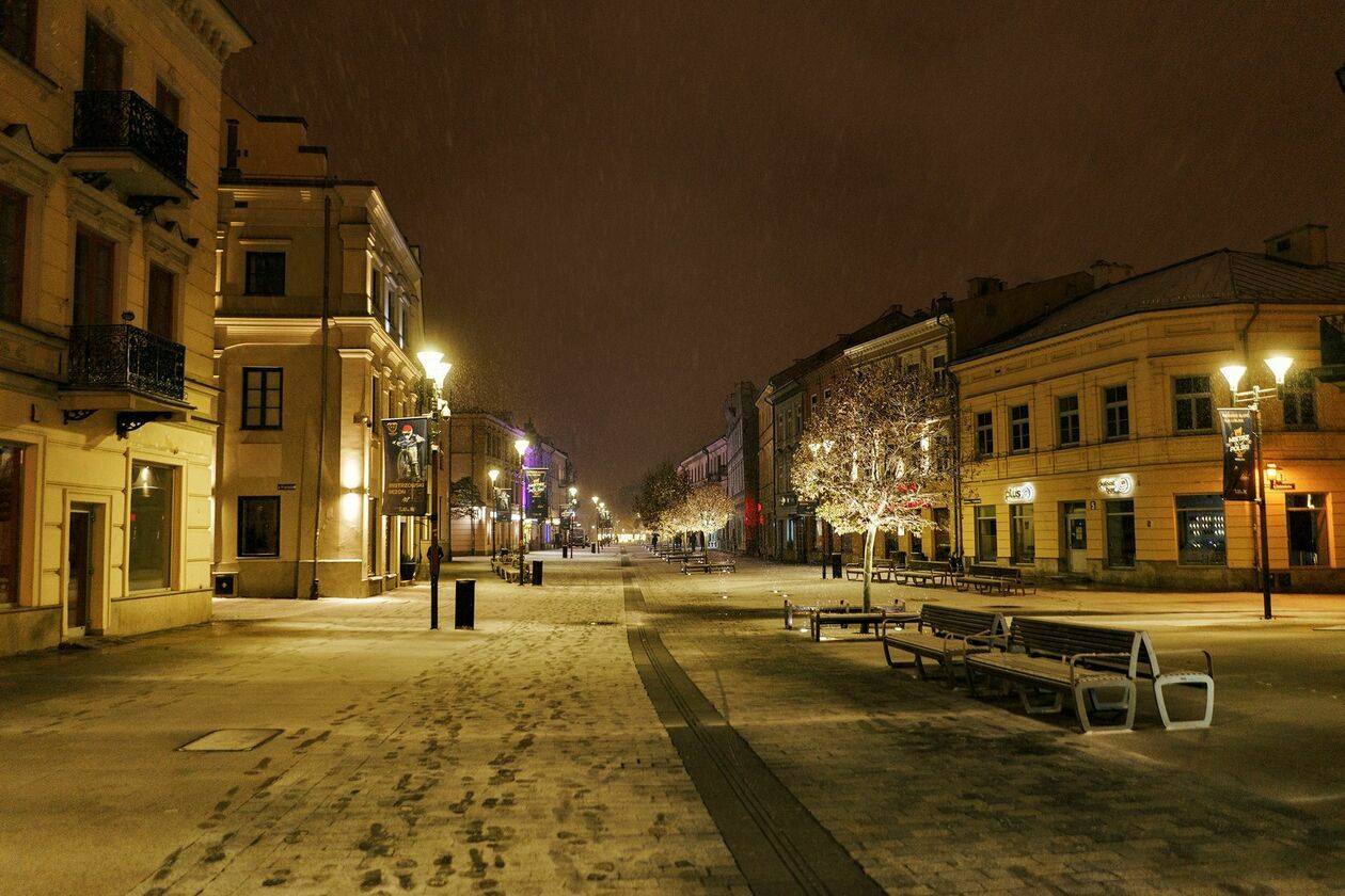  Lublin nocą podczas opadów śniegu (zdjęcie 4) - Autor: Michał Siudziński