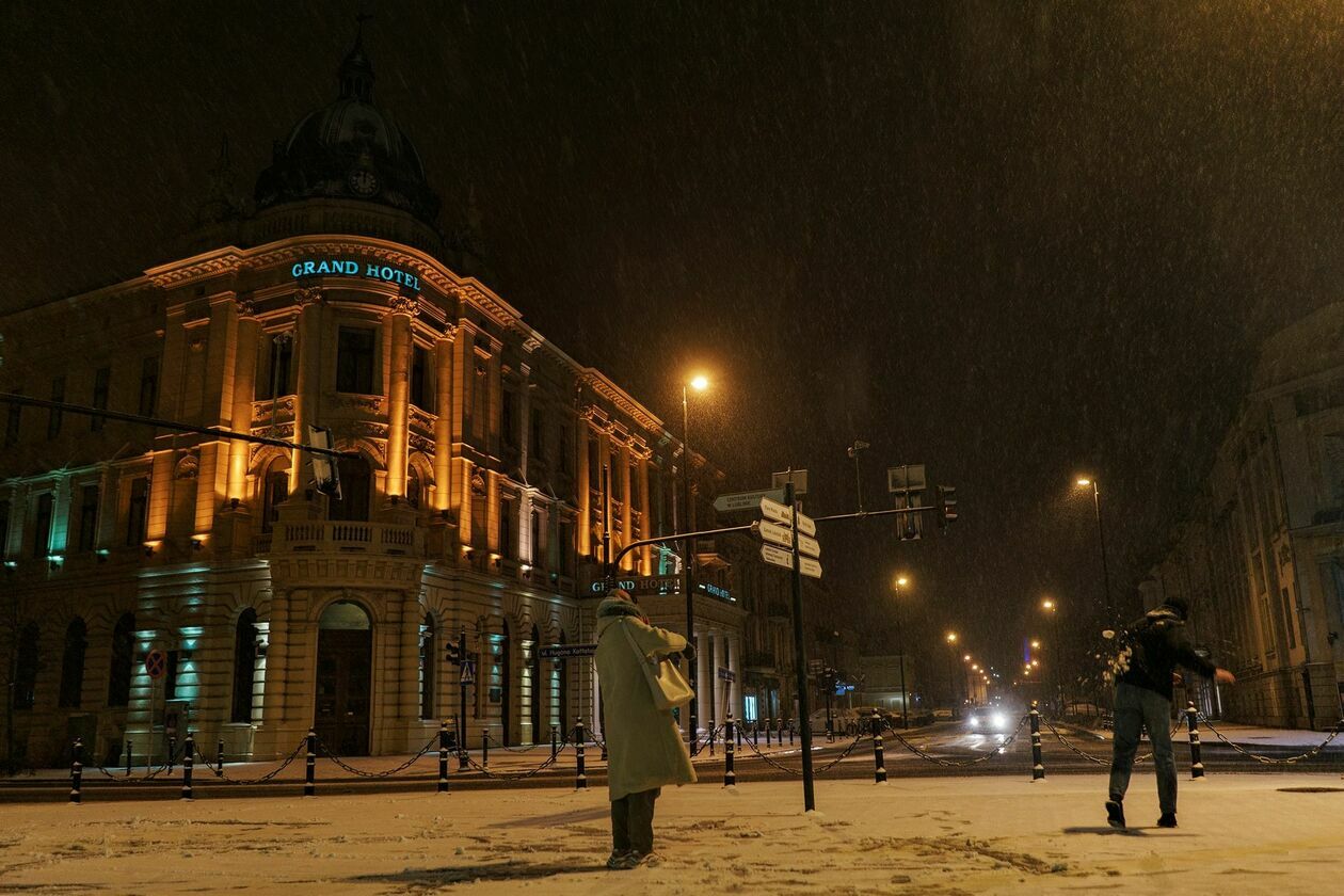 Lublin nocą podczas opadów śniegu - Autor: Michał Siudziński