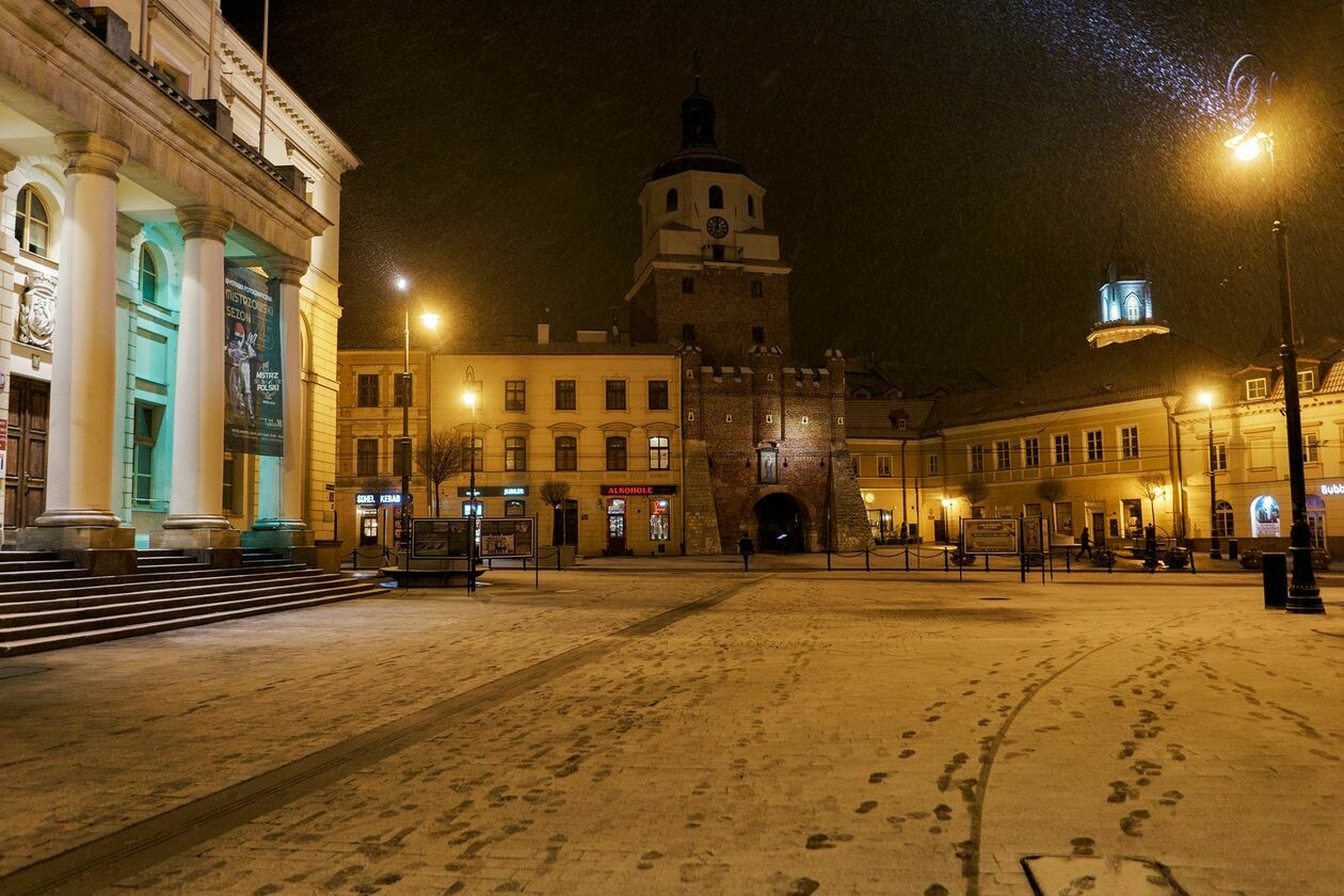  Lublin nocą podczas opadów śniegu (zdjęcie 9) - Autor: Michał Siudziński