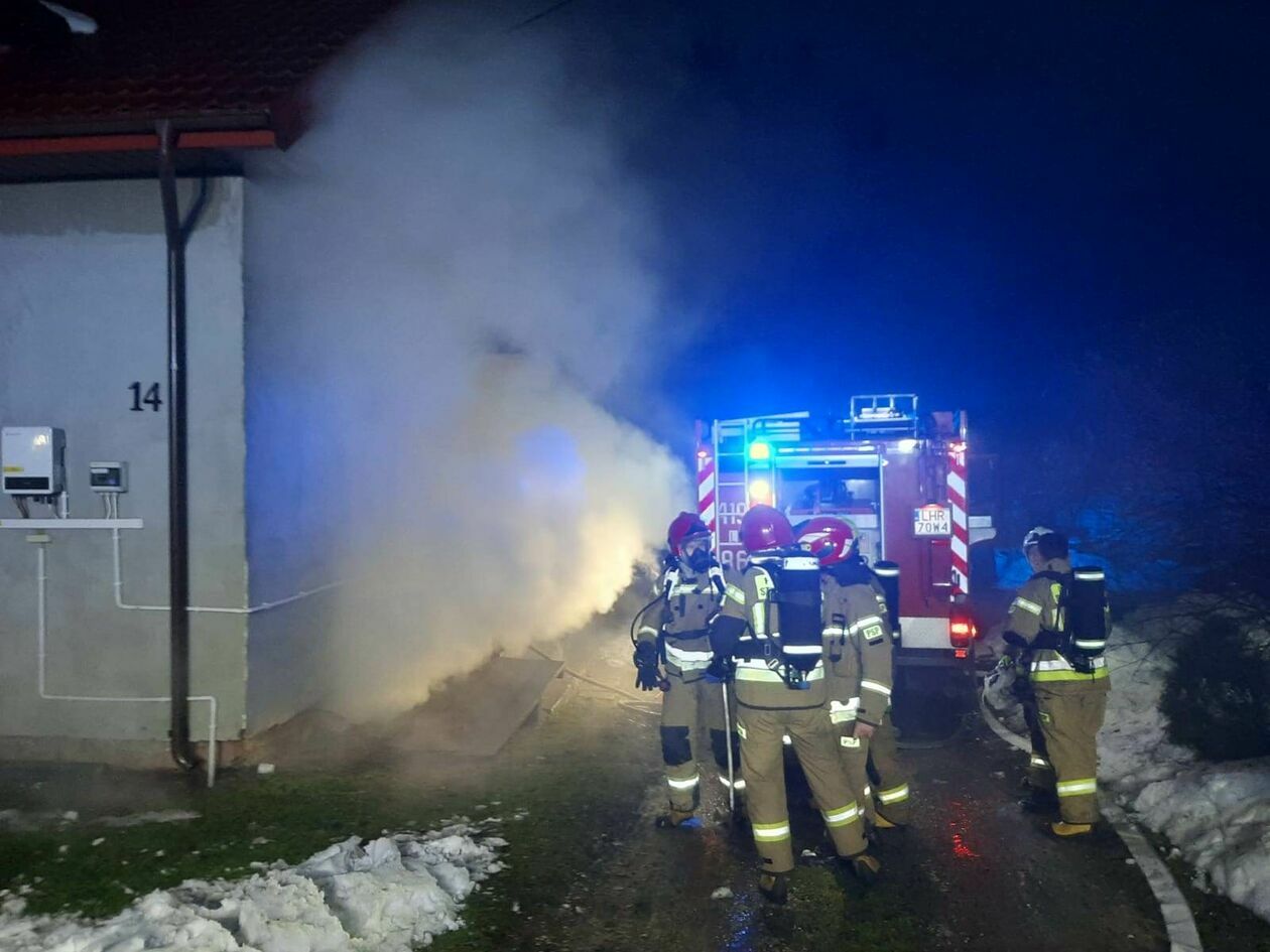   Pożar kotłowni w Strzyżowie (zdjęcie 4) - Autor: JRG Hrubieszów