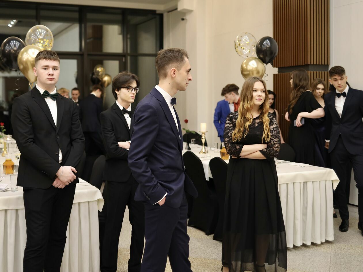  Studniówka w XXIX LO w Lublinie (zdjęcie 1) - Autor: WD