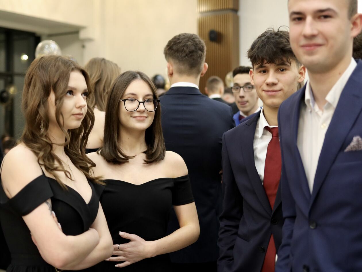  Studniówka w XXIX LO w Lublinie (zdjęcie 1) - Autor: WD