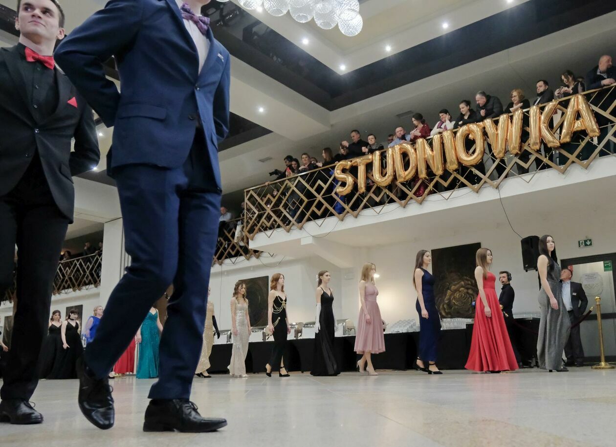  Studniówka maturzystów V LO w hotelu Luxor Atelia (zdjęcie 63) - Autor: DW