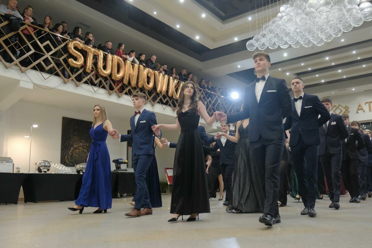 Studniówka maturzystów V LO w hotelu Luxor Atelia (zdjęcie 47) - Autor: DW