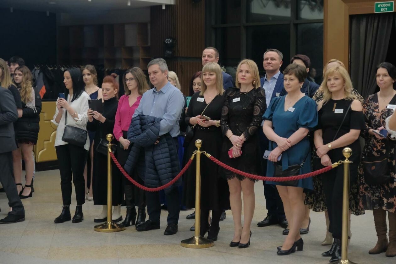  Studniówka maturzystów V LO w hotelu Luxor Atelia (zdjęcie 43) - Autor: DW