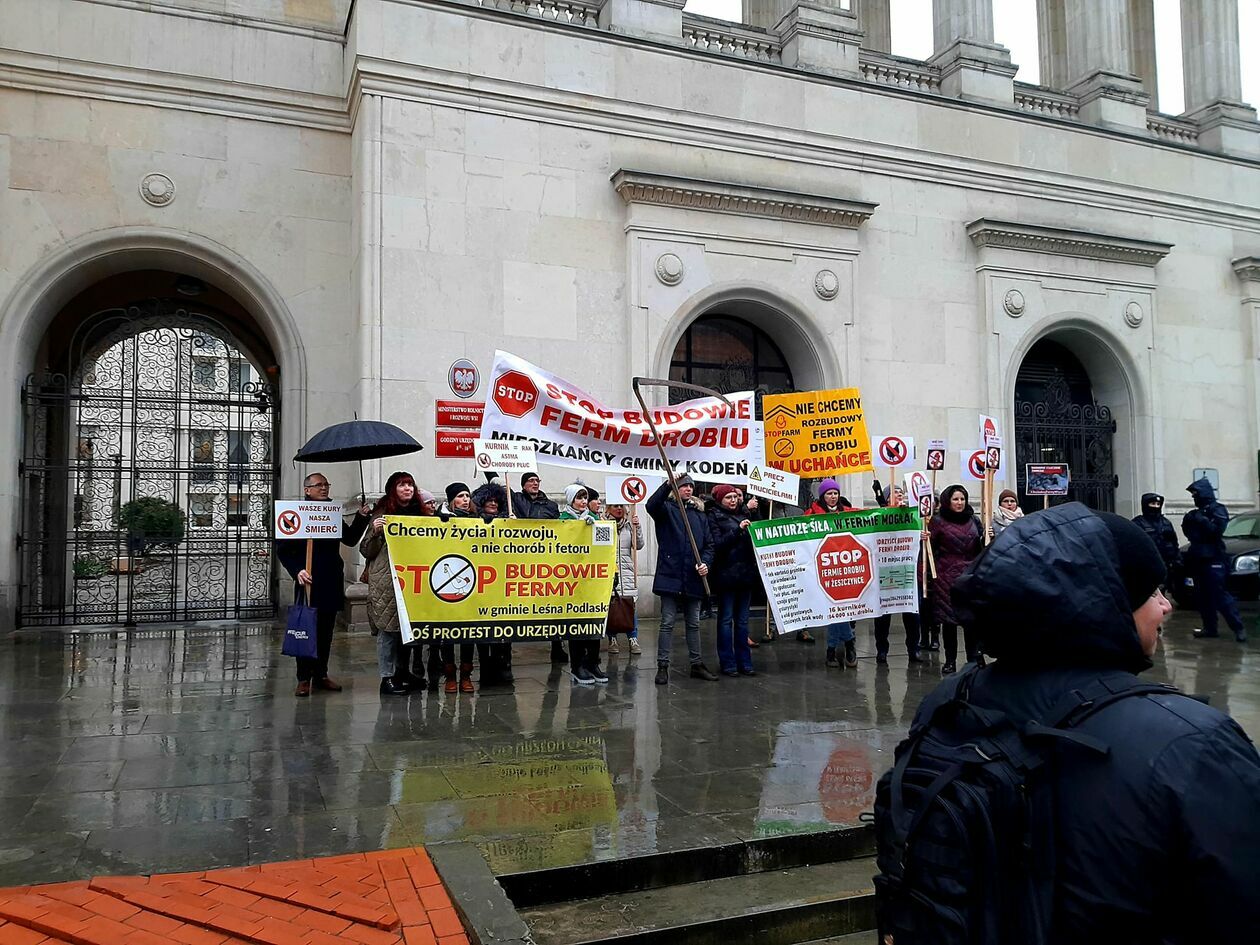  Protest przeciwko fermom drobiu  (zdjęcie 2) - Autor: mat. mieszkańców 
