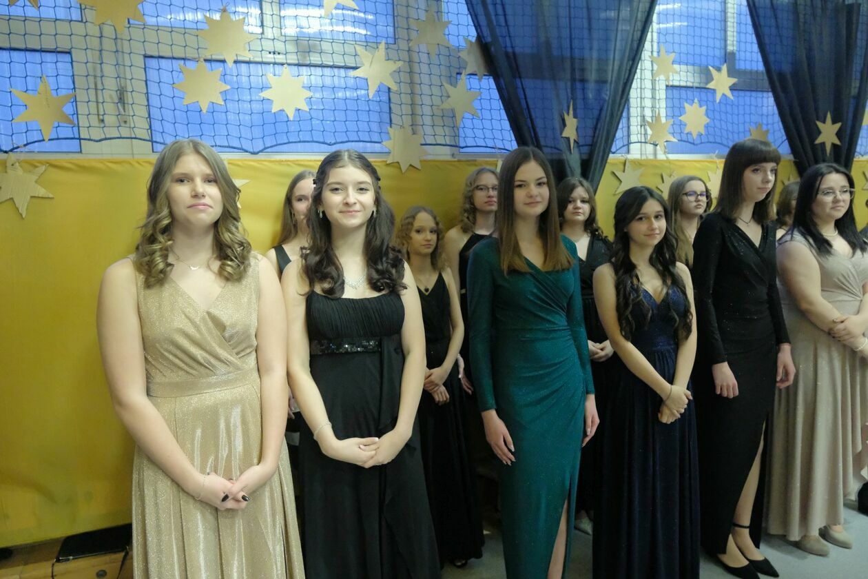  Bal 8-klasistów w Szkole Podstawowej nr 30 w Lublinie (zdjęcie 70) - Autor: DW
