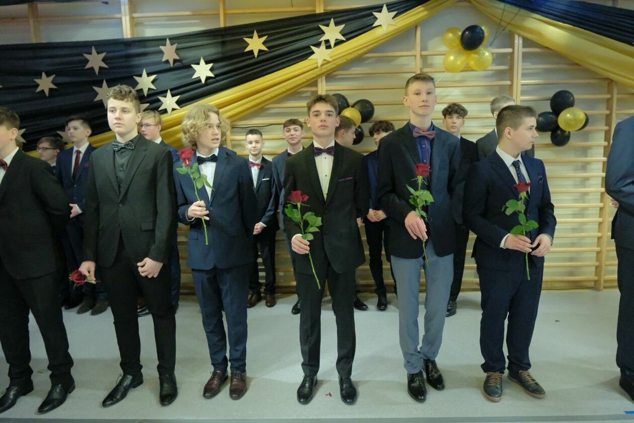  Bal 8-klasistów w Szkole Podstawowej nr 30 w Lublinie (zdjęcie 73) - Autor: DW