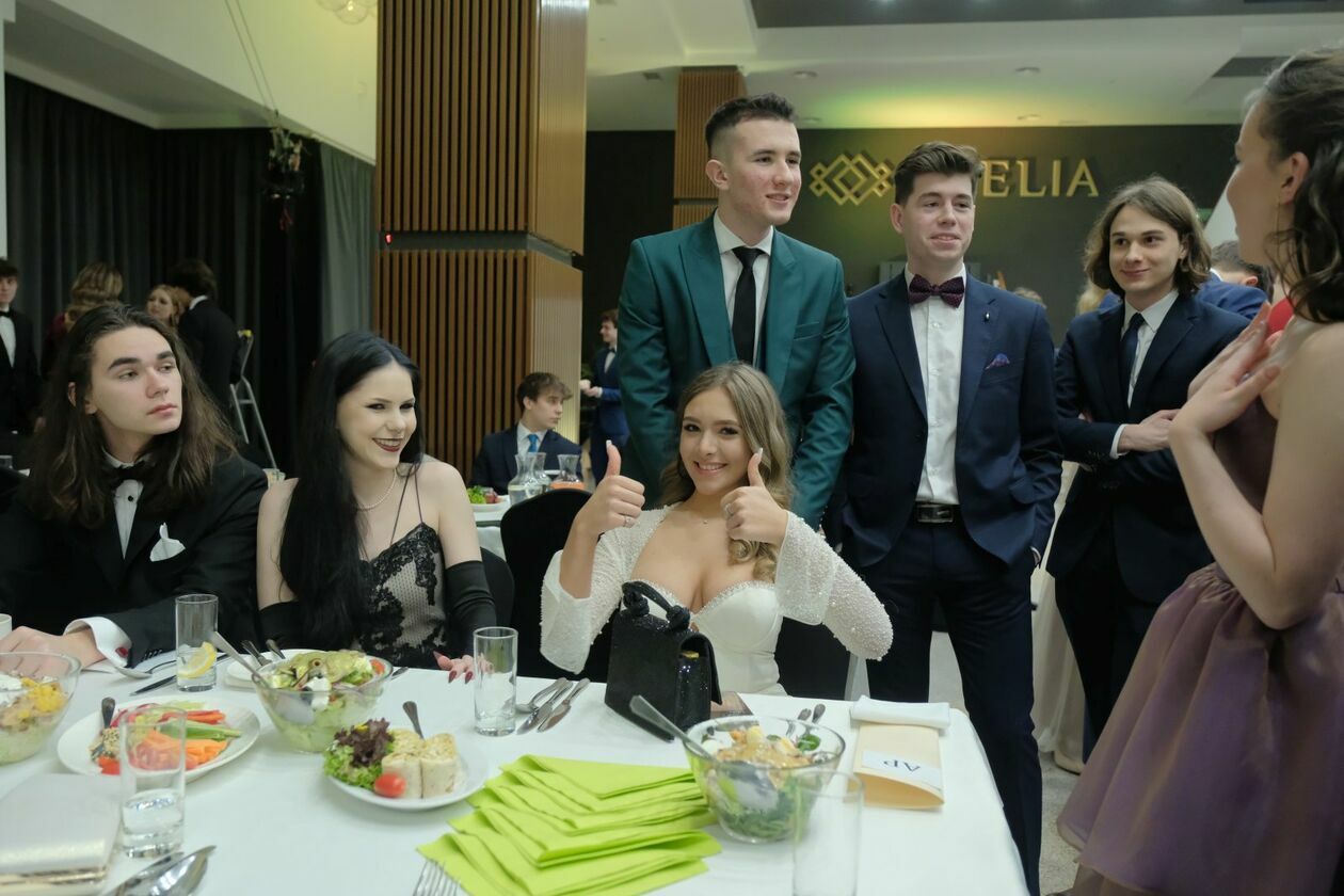  Studniówka maturzystów I LO im St. Staszica w hotelu Luxor Atelia (zdjęcie 19) - Autor: DW