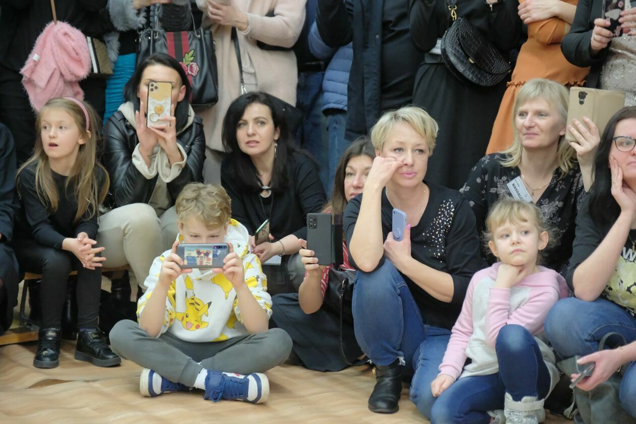  Bal 8-klasistów w Szkole Podstawowej nr 16 w Lublinie (zdjęcie 83) - Autor: DW