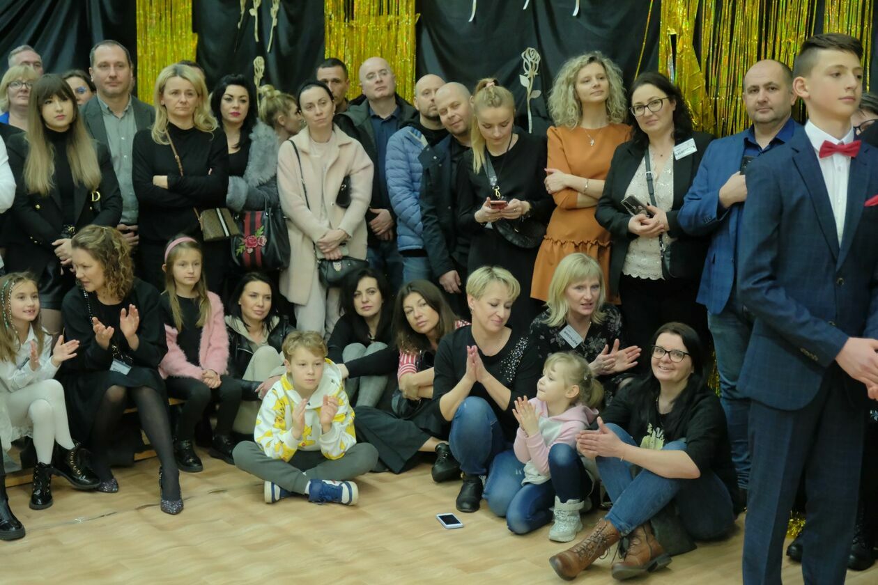  Bal 8-klasistów w Szkole Podstawowej nr 16 w Lublinie (zdjęcie 26) - Autor: DW