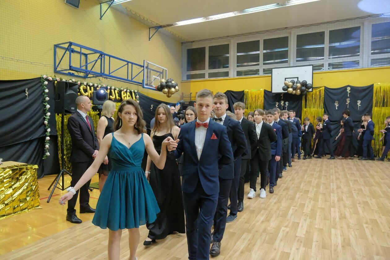  Bal 8-klasistów w Szkole Podstawowej nr 16 w Lublinie (zdjęcie 36) - Autor: DW