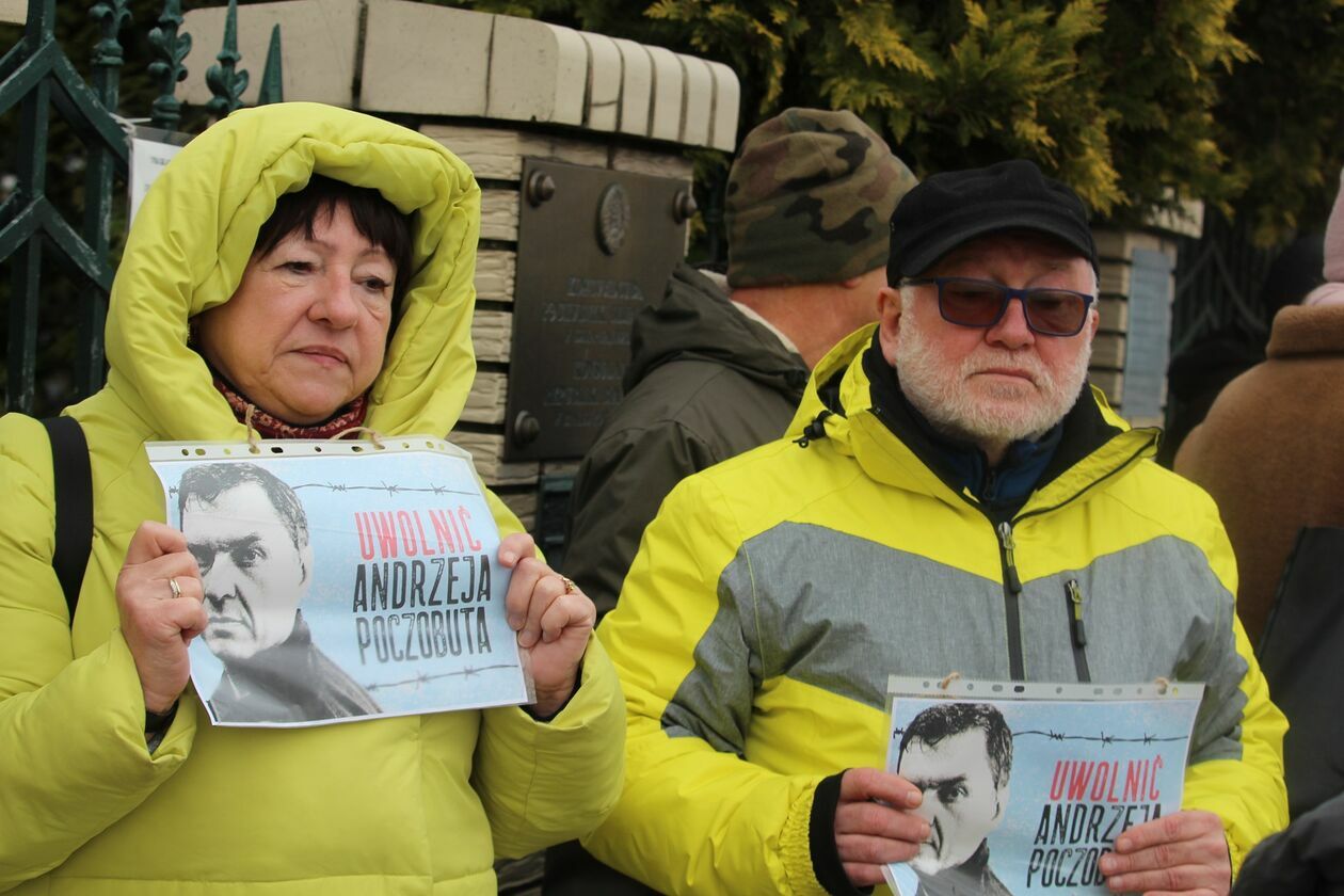  Protest pod białoruskim konsulatem w Białej Podlaskiej  (zdjęcie 7) - Autor: Ewelina Burda