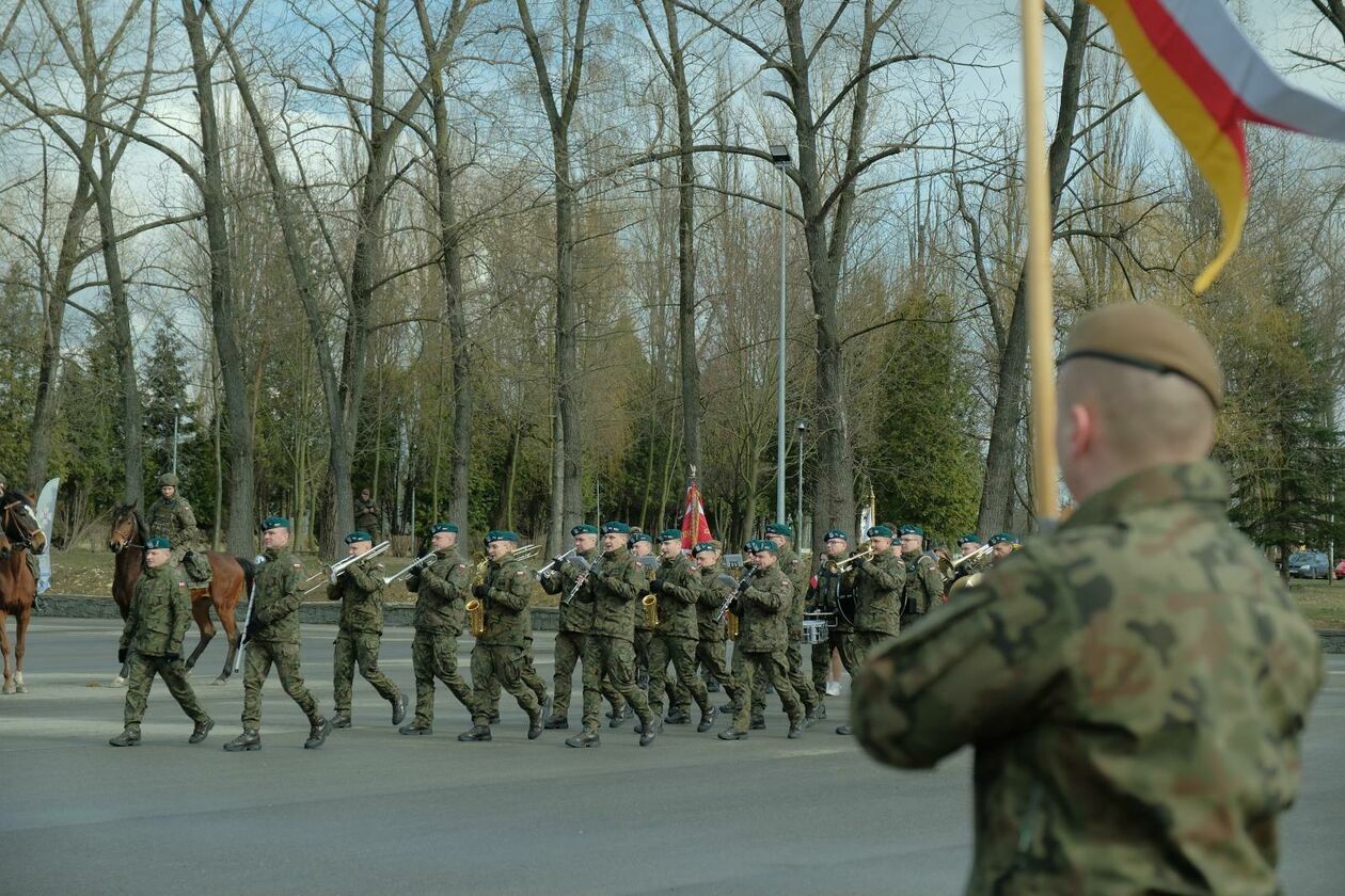  Płk Zbigniew Krzyszczuk nowym dowódcą 2 LBOT (zdjęcie 2) - Autor: DW