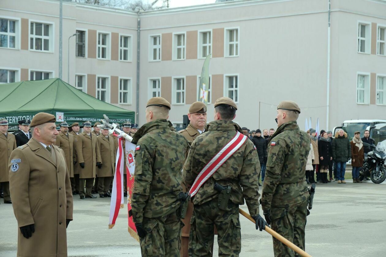  Płk Zbigniew Krzyszczuk nowym dowódcą 2 LBOT (zdjęcie 22) - Autor: DW