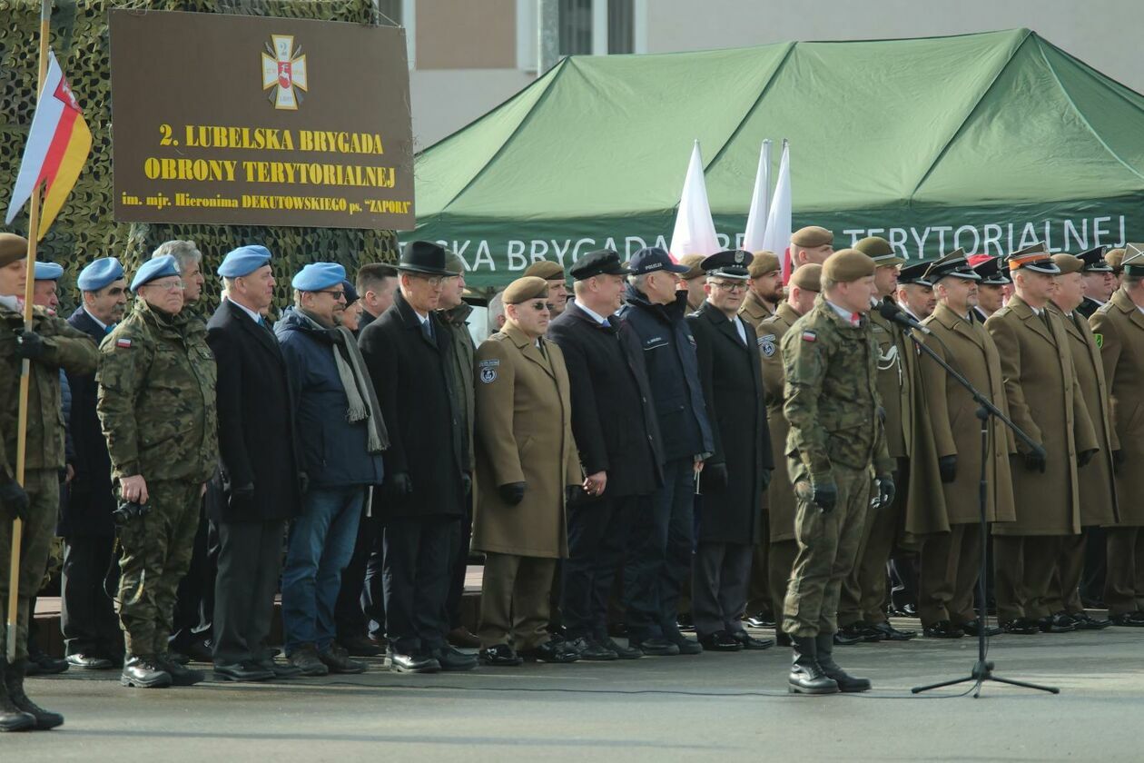  Płk Zbigniew Krzyszczuk nowym dowódcą 2 LBOT (zdjęcie 6) - Autor: DW