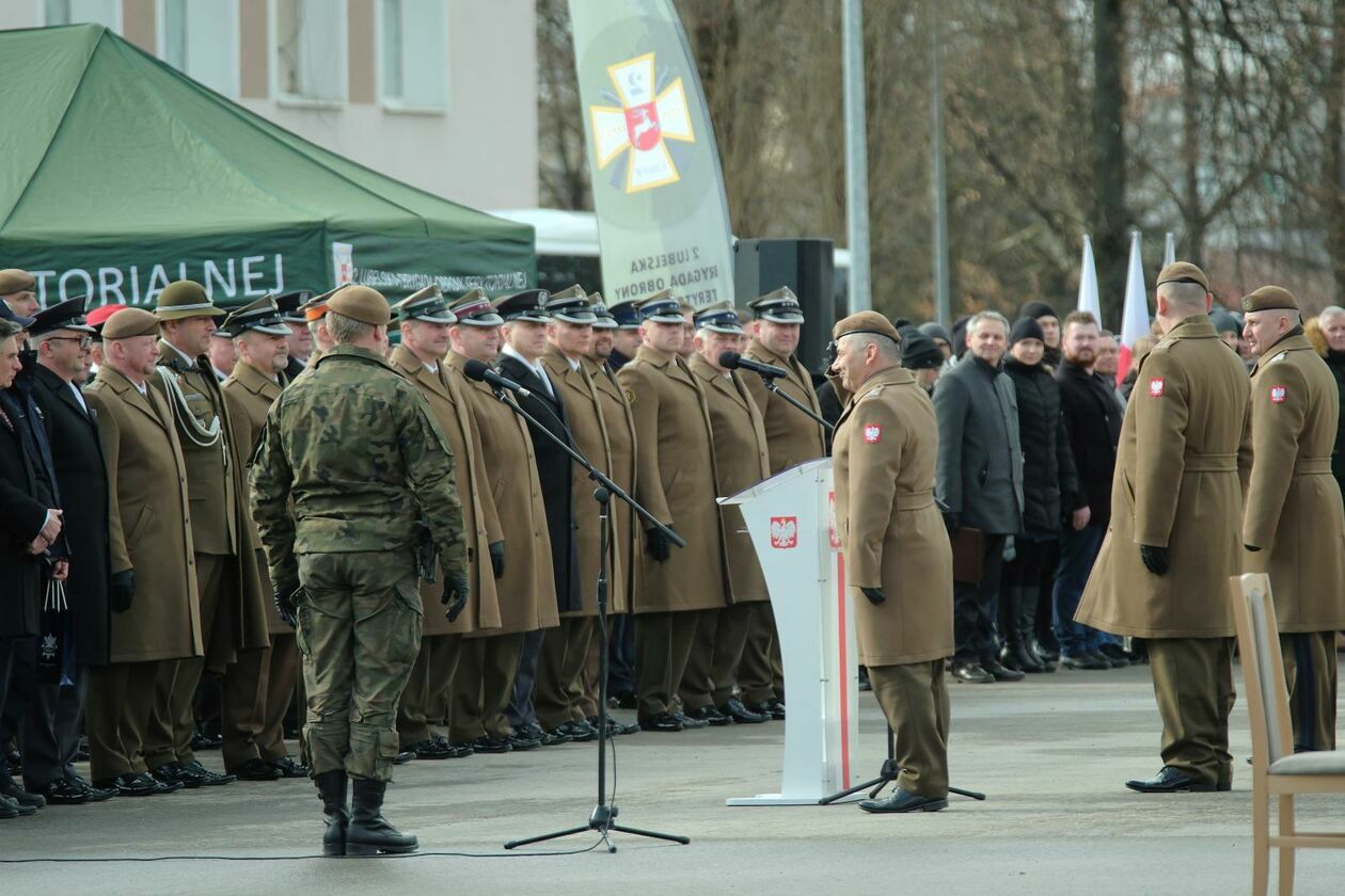  Płk Zbigniew Krzyszczuk nowym dowódcą 2 LBOT (zdjęcie 9) - Autor: DW