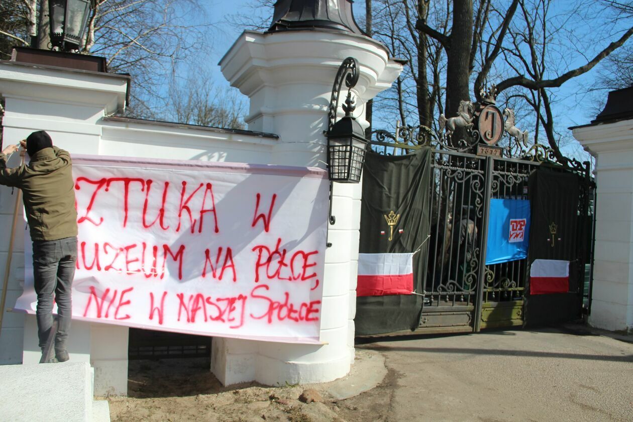  Protest pracowników stadniny w Janowie Podlaskim   - Autor: Ewelina Burda