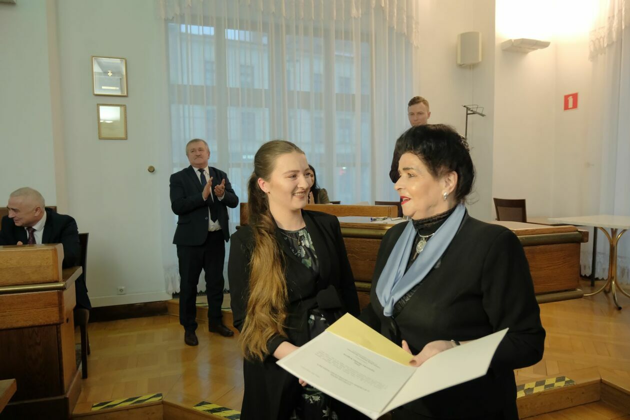  Wręczenie zaświadczeń nowowybranym radnym dzielnicowym Lublina (zdjęcie 13) - Autor: DW