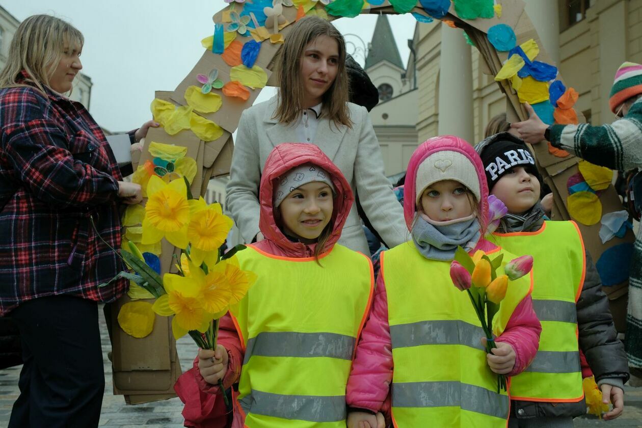  Lubelskie przedszkolaki świętowały pierwszy dzień wiosny (zdjęcie 25) - Autor: DW