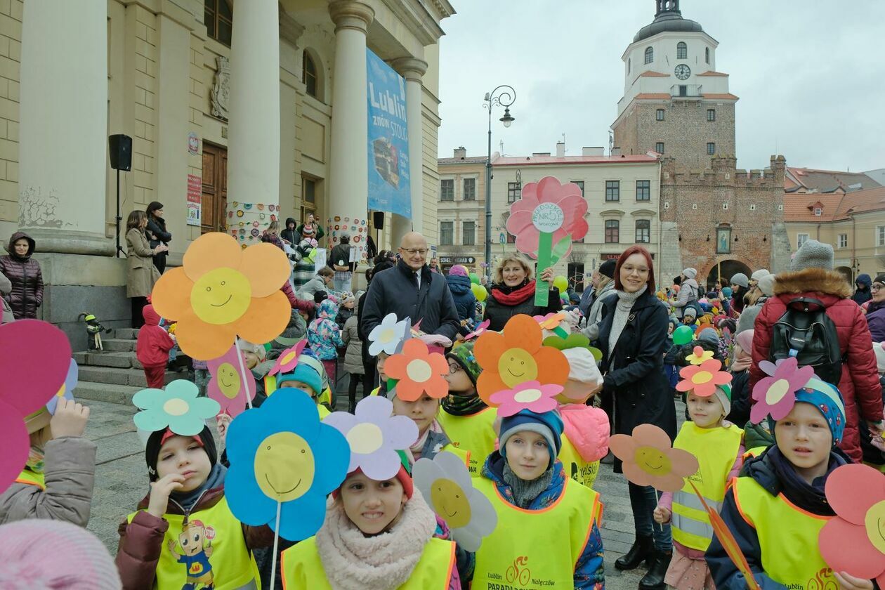  Lubelskie przedszkolaki świętowały pierwszy dzień wiosny (zdjęcie 4) - Autor: DW