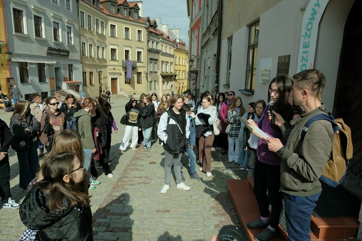  Marsz Pamięci w 81 rocznicę likwidacji ochronki żydowskiej  (zdjęcie 1) - Autor: DW