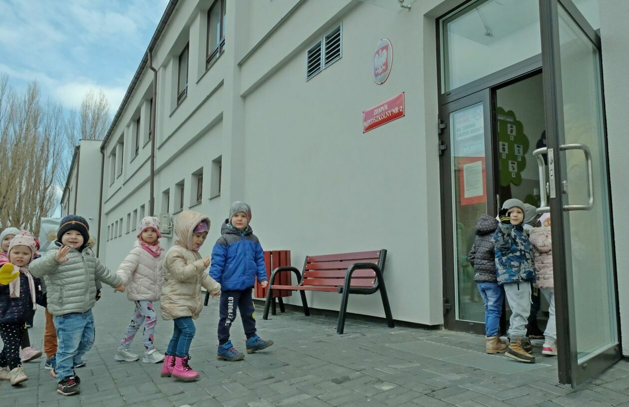  Zespół Przedszkolny nr 2 w Lublinie przy ul. Farbiarskiej oficjalnie otwarty (zdjęcie 4) - Autor: DW