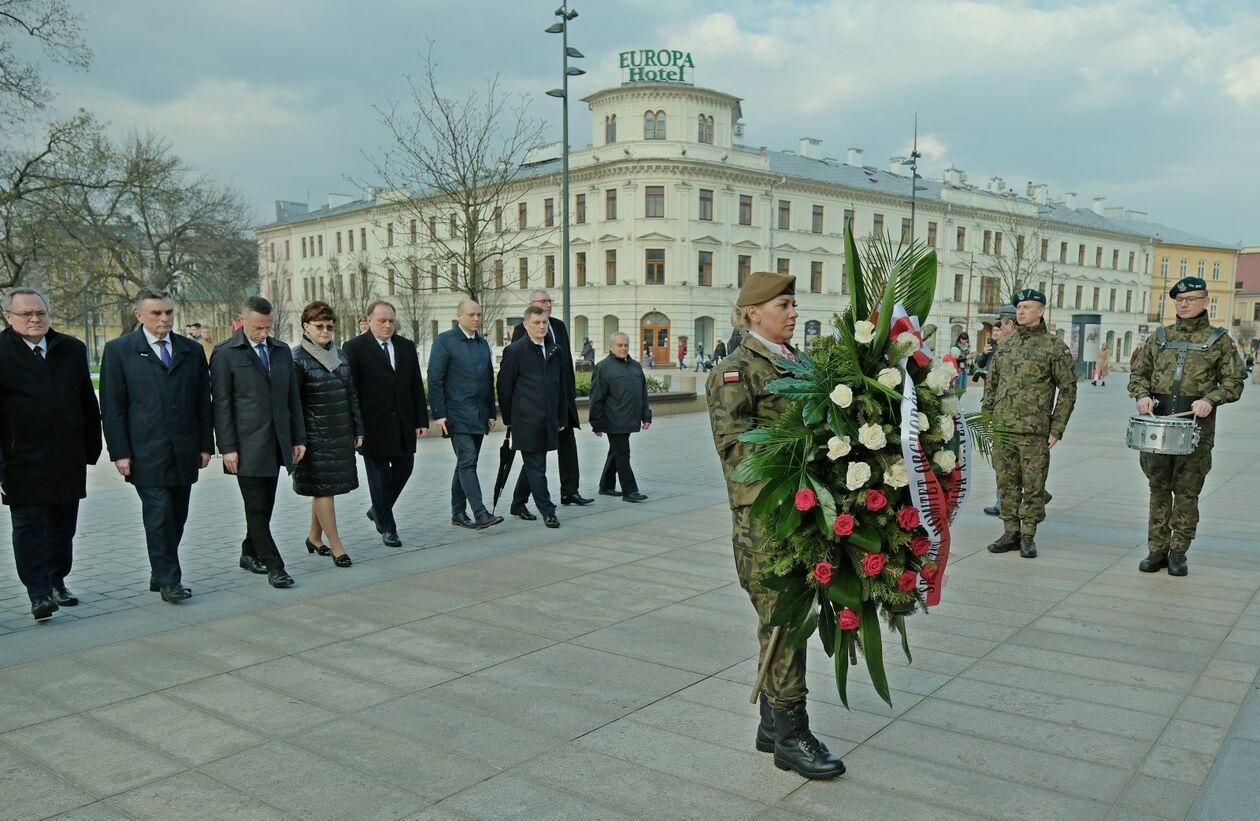  Obchody 13 rocznicy katastrofy smoleńskiej w Lublinie (zdjęcie 27) - Autor: DW