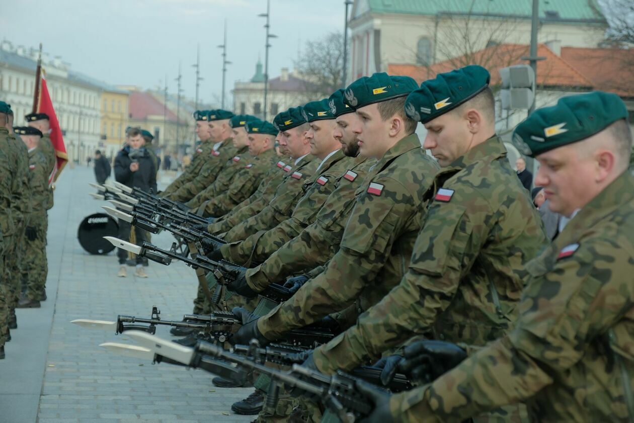  Obchody 13 rocznicy katastrofy smoleńskiej w Lublinie (zdjęcie 25) - Autor: DW