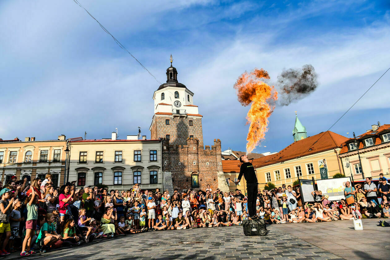  <p style="margin-bottom: 0cm;">To jedno z najbardziej kultowych lubelskich wydarzeń, na kt&oacute;re ludzie zjeżdżają się z całego świata. Karnawał to popisy akrobat&oacute;w z całego świata. Na ten moment program nie jest jeszcze znany. Informacje mamy poznać wkr&oacute;tce.</p>