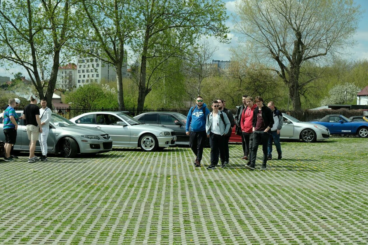  Rozpoczęcie sezonu motoryzacyjnego  na parkingu Politechniki Lubelskiej  (zdjęcie 28) - Autor: DW