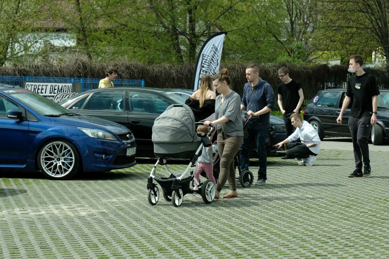  Rozpoczęcie sezonu motoryzacyjnego  na parkingu Politechniki Lubelskiej  (zdjęcie 30) - Autor: DW