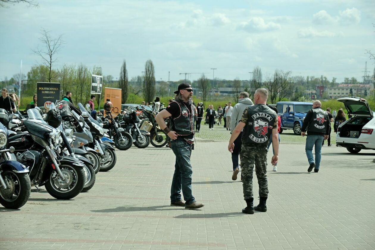  Rozpoczęcie sezonu motoryzacyjnego  na parkingu Politechniki Lubelskiej  (zdjęcie 38) - Autor: DW