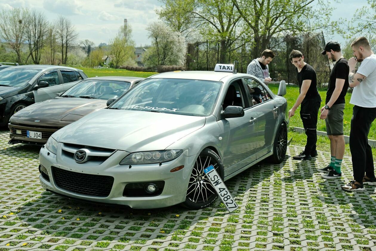  Rozpoczęcie sezonu motoryzacyjnego  na parkingu Politechniki Lubelskiej  (zdjęcie 10) - Autor: DW