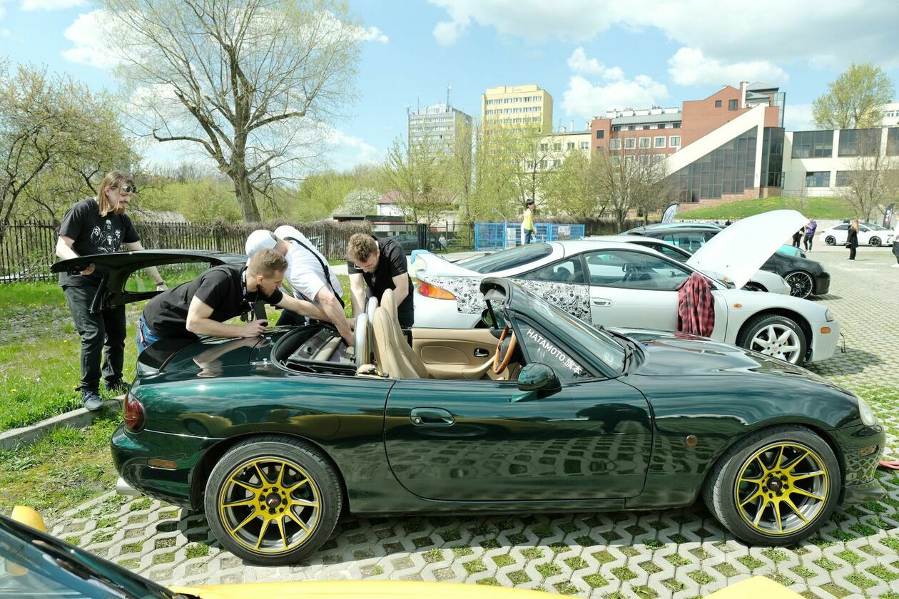  Rozpoczęcie sezonu motoryzacyjnego  na parkingu Politechniki Lubelskiej  (zdjęcie 12) - Autor: DW