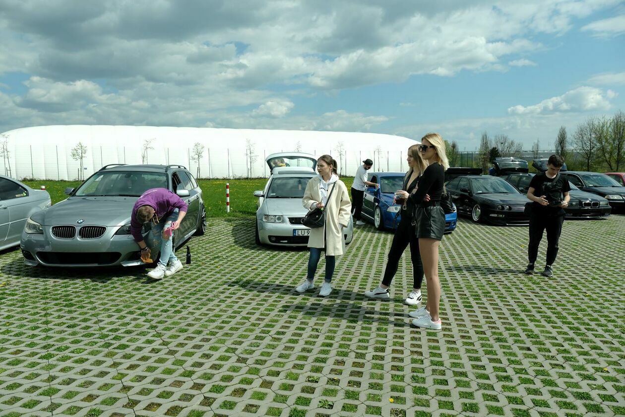  Rozpoczęcie sezonu motoryzacyjnego  na parkingu Politechniki Lubelskiej  (zdjęcie 29) - Autor: DW