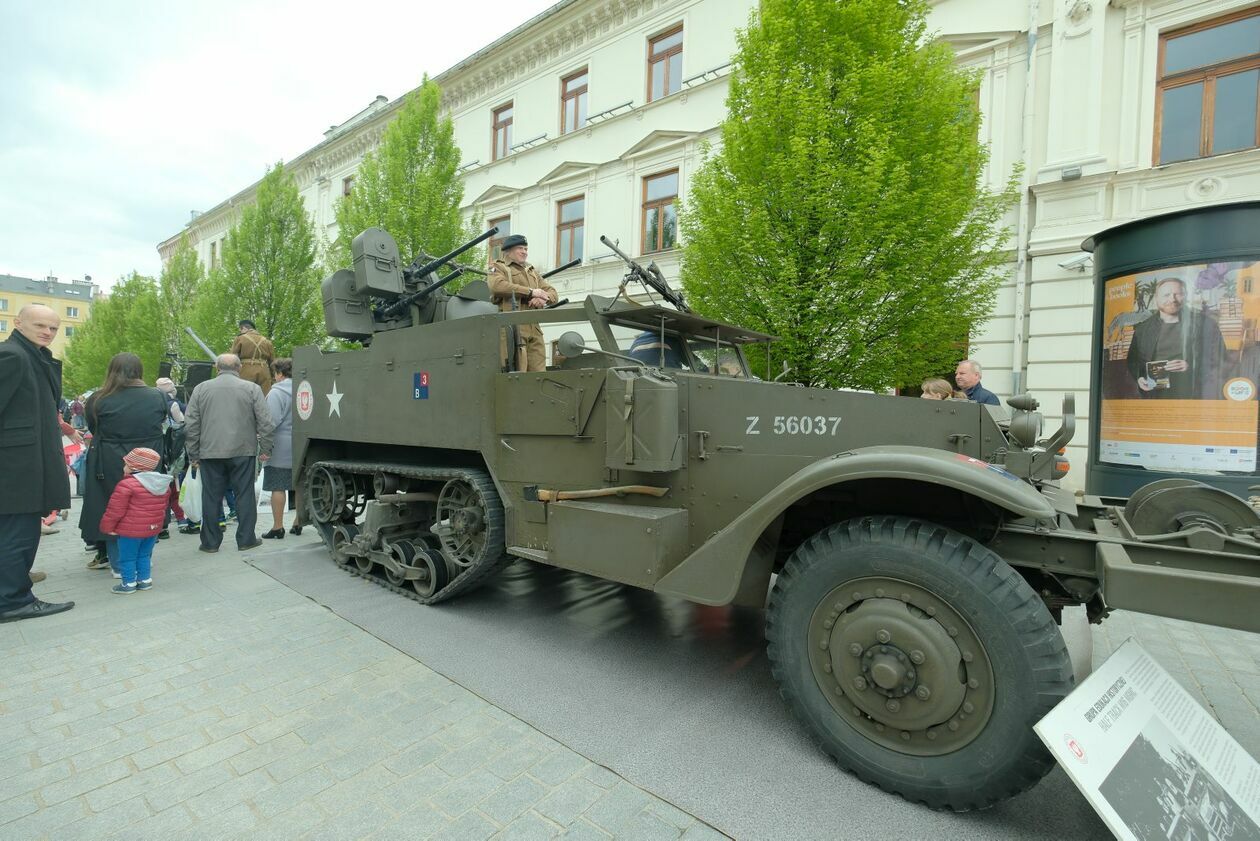  232 rocznica uchwalenia Konstytucji 3 Maja w Lublinie (zdjęcie 73) - Autor: DW