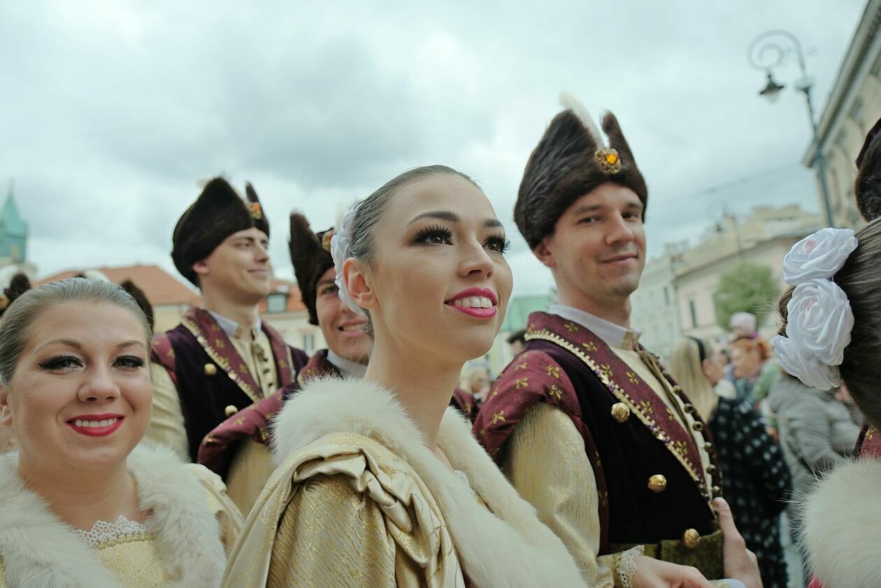  3 maja zatańczyliśmy Poloneza dla Lublina (zdjęcie 3) - Autor: DW
