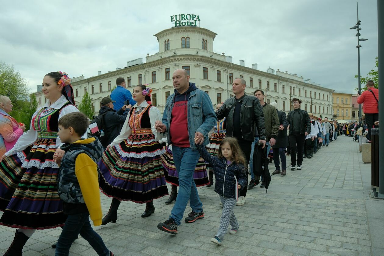  3 maja zatańczyliśmy Poloneza dla Lublina (zdjęcie 28) - Autor: DW