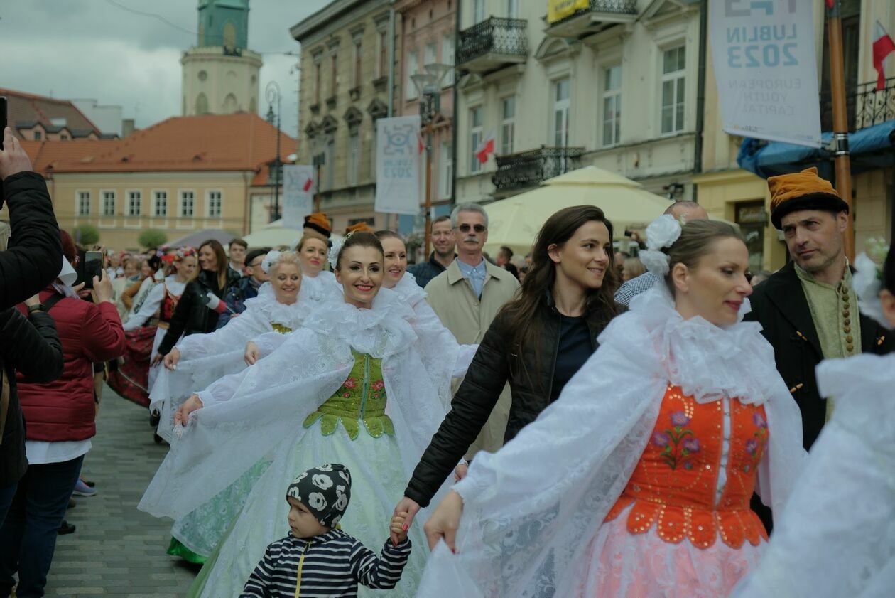  3 maja zatańczyliśmy Poloneza dla Lublina (zdjęcie 20) - Autor: DW