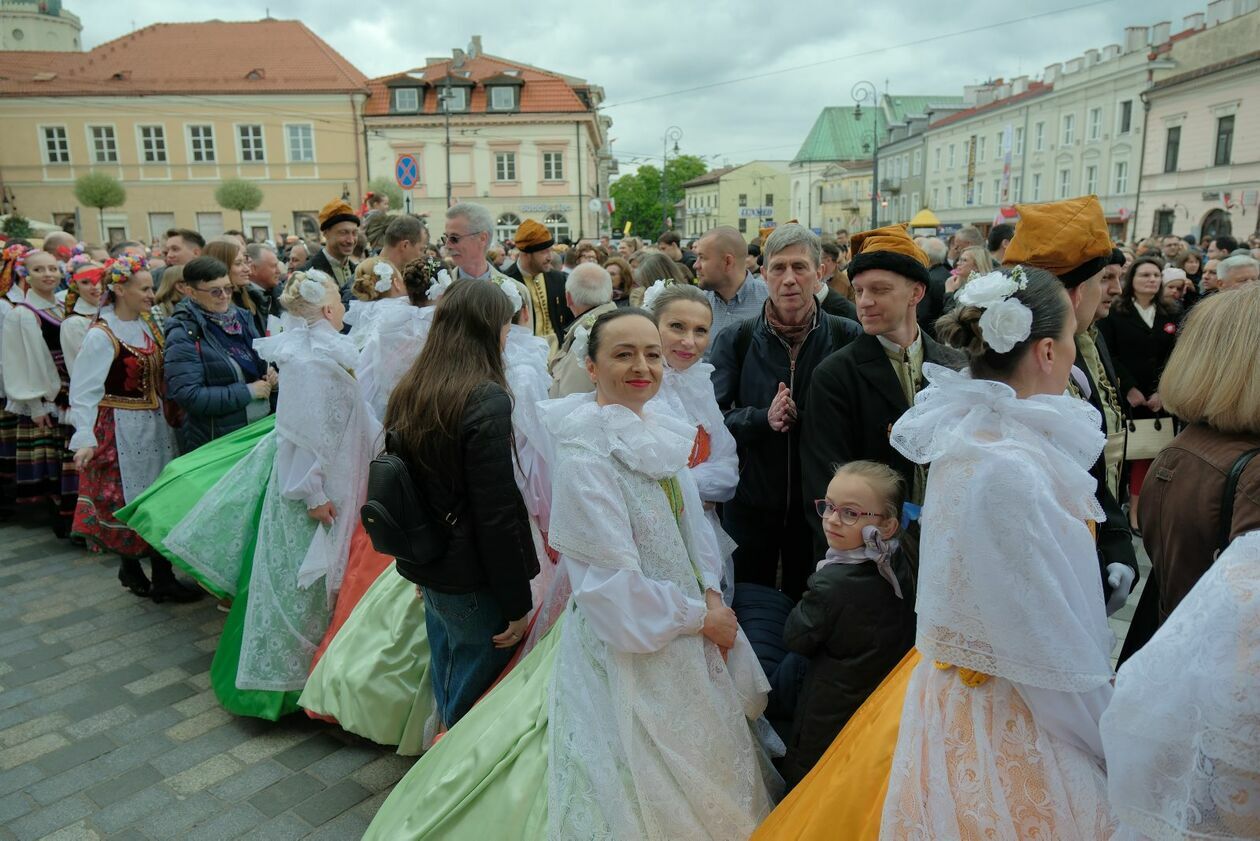  3 maja zatańczyliśmy Poloneza dla Lublina (zdjęcie 4) - Autor: DW