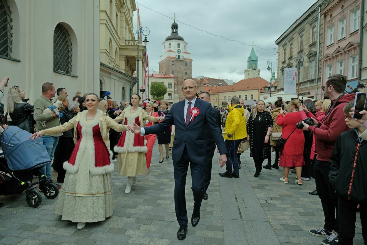  3 maja zatańczyliśmy Poloneza dla Lublina (zdjęcie 9) - Autor: DW