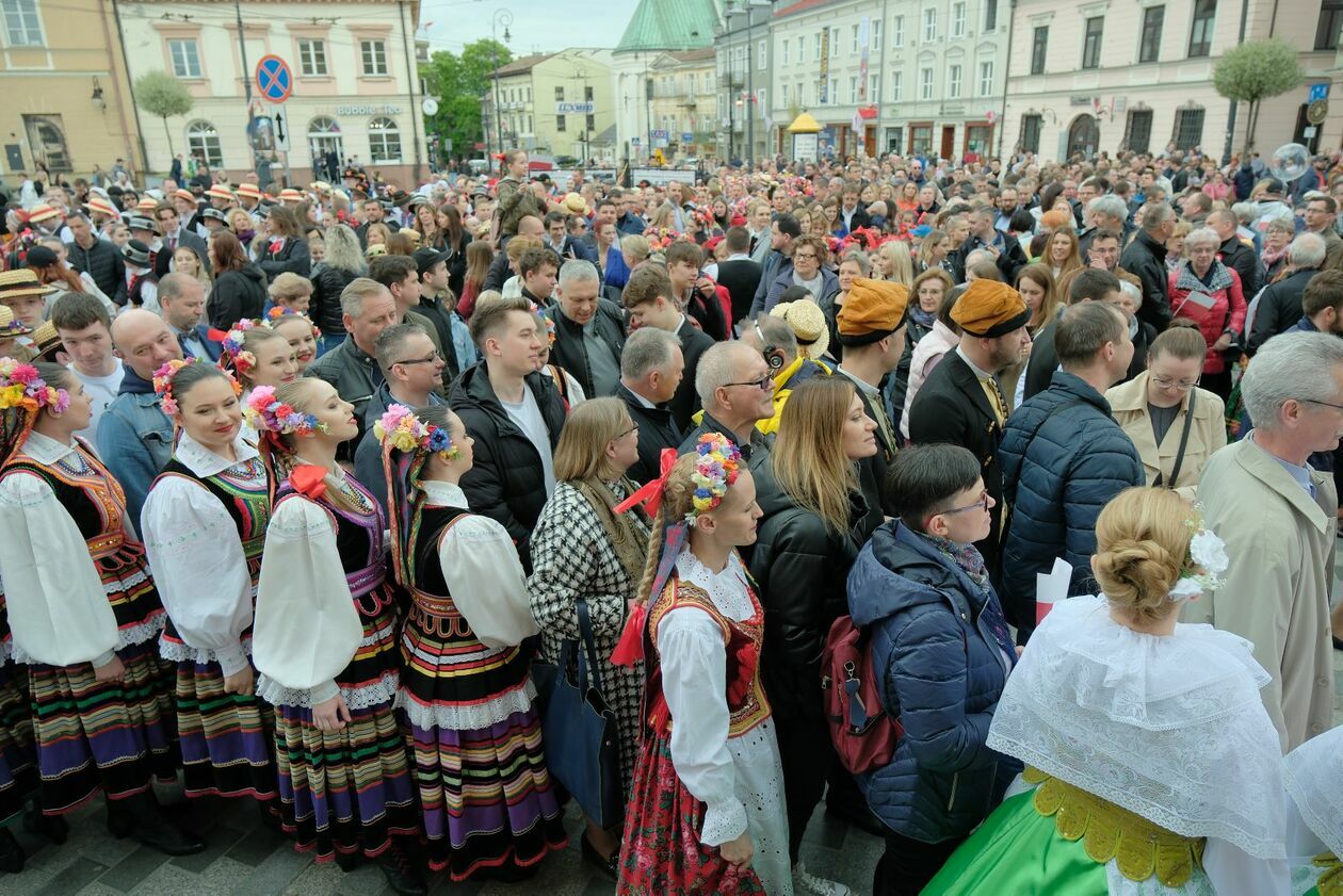  3 maja zatańczyliśmy Poloneza dla Lublina (zdjęcie 5) - Autor: DW